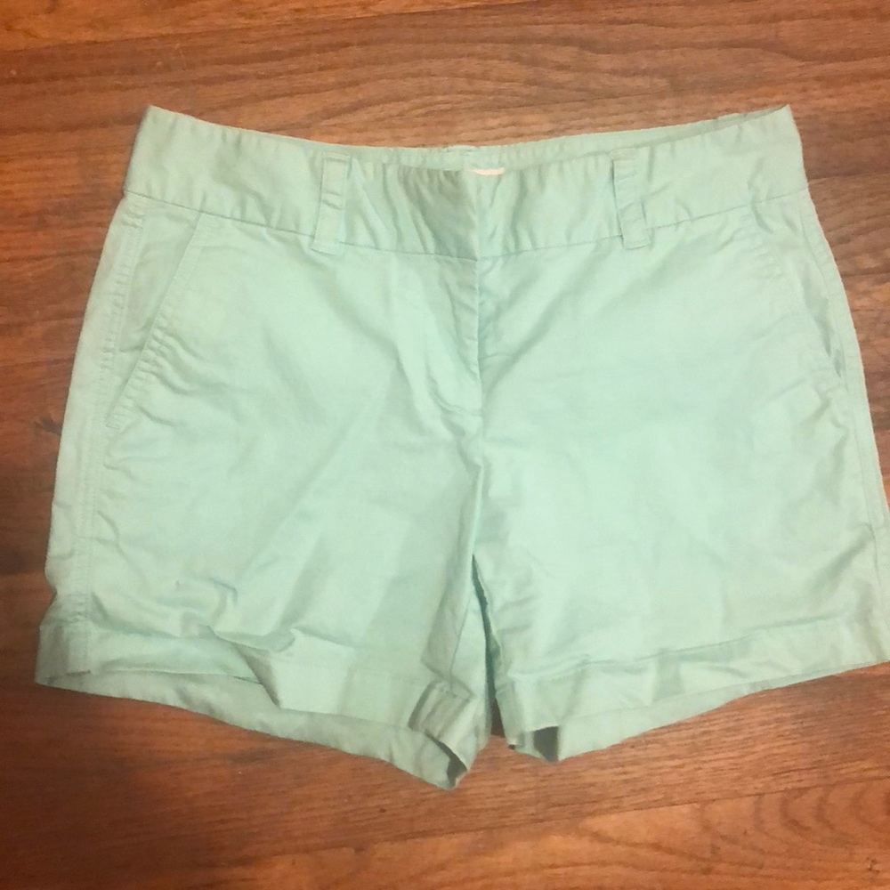 Only worn once !! Vineyard vine shorts!